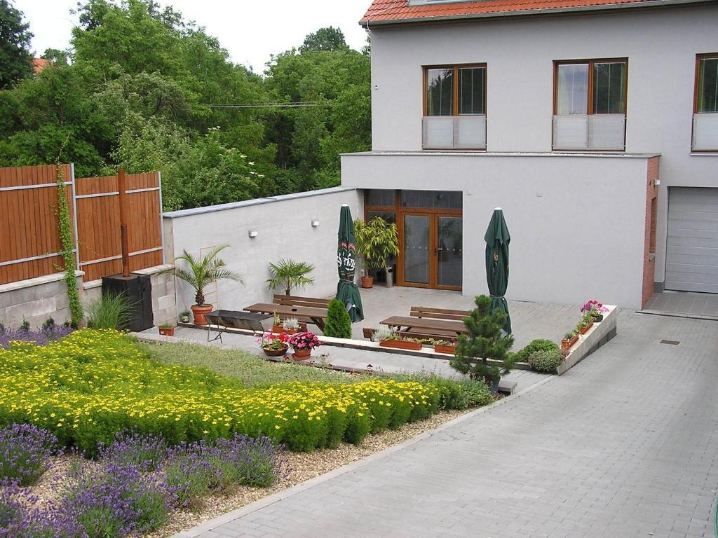 Penzion Ruland Hotel Brno Bagian luar foto